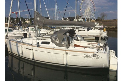 Rental Sailboat BENETEAU First 25 s Les Sables-d'Olonne