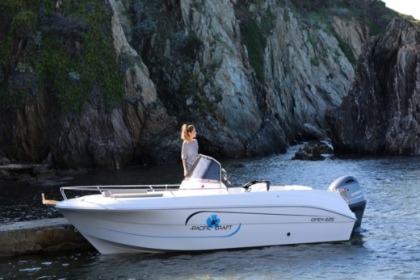 Hire Motorboat Pacific Craft Open 625 Le Lavandou