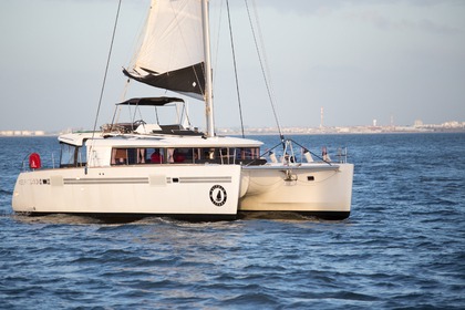 Verhuur Catamaran LAGOON 450F Lissabon