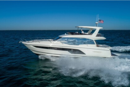 Rental Motor yacht Jeanneau Prestige 590 Fly Podstrana