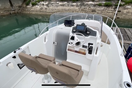 Location Bateau à moteur Jeanneau CAP Camara 6.5 CC Saint-Georges-d'Oléron