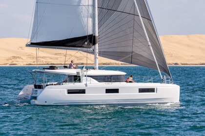 Hire Catamaran  Lagoon 46 Fly /6 cab Athens