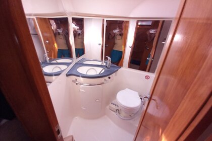 Miete Segelboot Bavaria Bavaria Cruiser 42 Piräus