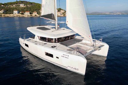 Location Catamaran Lagoon-Bénéteau Lagoon 42 - 4 + 2 cab. Šibenik