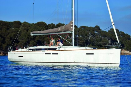 Hire Sailboat Jeanneau Sun Odyssey 449 Jolly Harbour