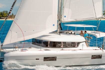 Hyra båt Katamaran LAGOON 42 Saint-Raphaël