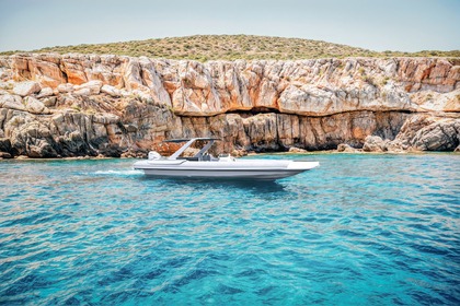 Verhuur RIB Fost Matrix 32 Open Parikia