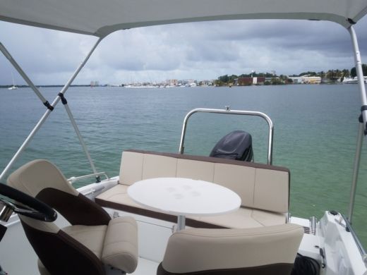 Motorboat BENETEAU Flyer 5.5 Sundeck Boat design plan