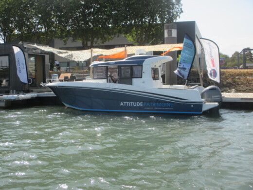 Motorboat Beneteau Barracuda 9 Boot Grundriss