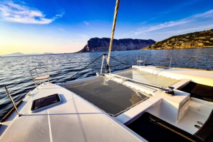Location Catamaran Lagoon Lagoon 450 F Baja Sardinia