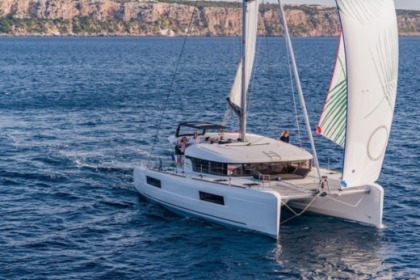 Verhuur Catamaran Lagoon Lagoon 40 Furnari