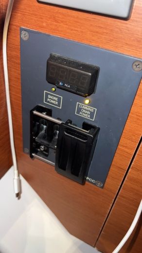 Atenas Sailboat Beneteau Oceanis 51.1 alt tag text