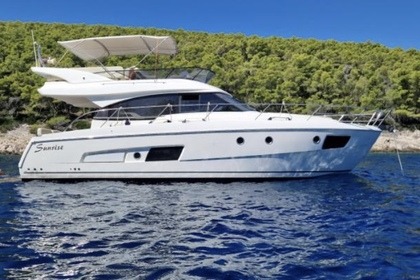 Charter Motorboat Bavaria Virtess 420 Fly Trogir