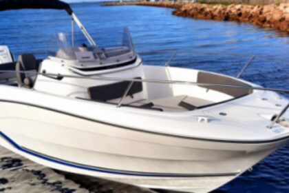 Location Bateau à moteur JEANNEAU Cap Camarat 7.5cc Série2 de 2019 Saint-Gilles-Croix-de-Vie