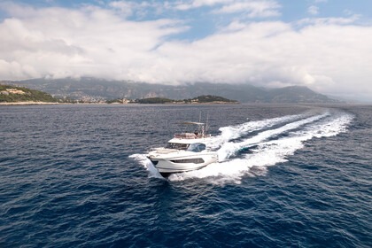 Miete Motoryacht Jeanneau Prestige 420 Beaulieu-sur-Mer