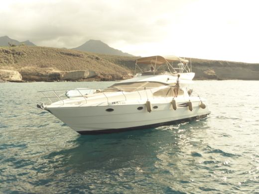 Costa Adeje Motor Yacht Astondoa 46 GLX alt tag text
