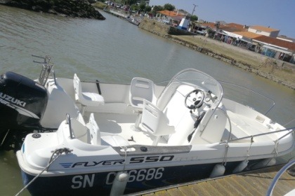 Charter Motorboat Beneteau Flyer 550 Meschers-sur-Gironde
