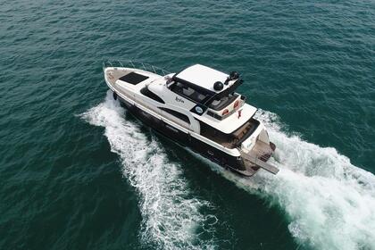 Location Yacht Sunseeker Custom Split