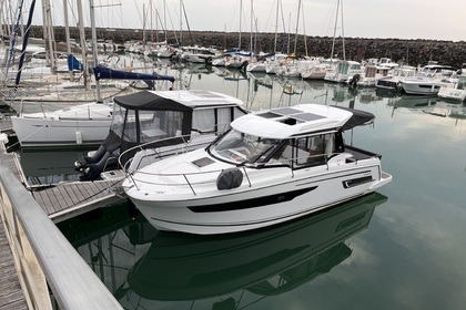 Hire Motorboat Jeanneau Merry Fisher 895 Bourgenay