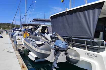 Rental Catamaran Fountaine Pajot Astréa 42 Laurium