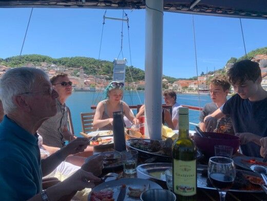 Općina Omiš Motorboat Vintage Cruiser Lady Lola alt tag text