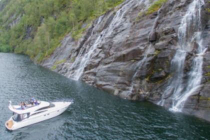 Hyra båt Motorbåt Princess 50 Flybridge Bergen