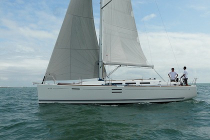 Hire Sailboat Dufour 40 E Performance Lisbon