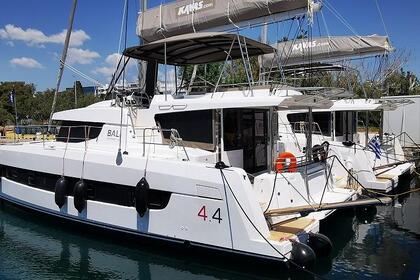 Miete Katamaran Catana Group Bali 4.4 - 4 + 1 cab. Alimos