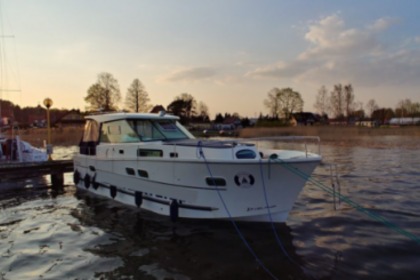 Verhuur Motorboot Delphia Nautika 1000 Wilkasy