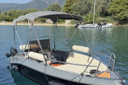 Miete Boot ohne Führerschein  Isatek Cobra 495 Lefkada