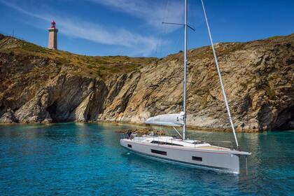 Hire Sailboat Beneteau Oceanis 46.1 Athens