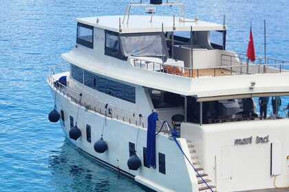 Rental Motor yacht Custom built luxury motor yacht With a capacity of 10 people(Trawler Boat) Kaş