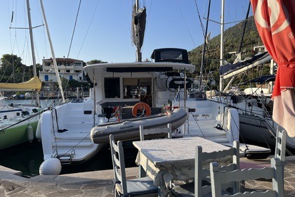 Hire Catamaran  Lagoon 40 Volos