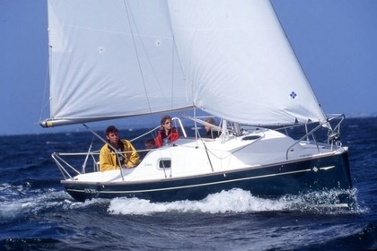Charter Sailboat Jeanneau Sun 2000 Granville
