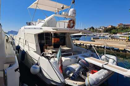 Hire Motor yacht Raffaelli STORM S Santa Maria Navarrese