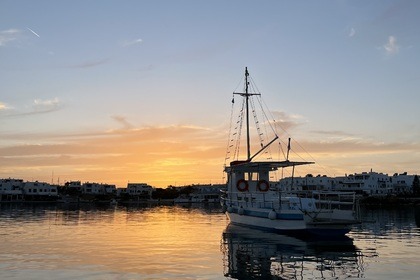 Rental Motorboat Paros Bay Boat Tour kaiki Paros