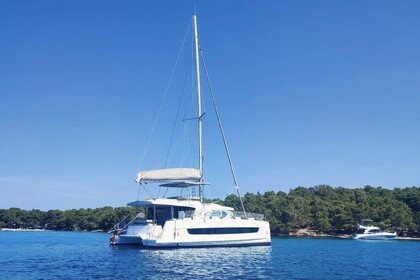 Aluguel Catamarã Catana Group Bali 4.6 - 5 + 2 cab. Kaštel Gomilica