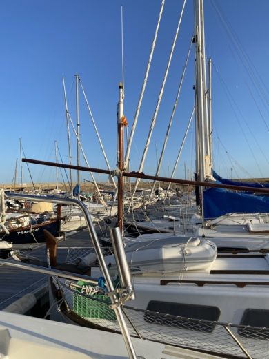 Barcelona Catamaran BALI 4.1 alt tag text