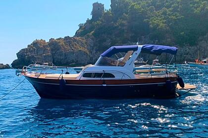 Hire Motorboat Cantieri Mimì Libeccio 8.5 Sport Maiori