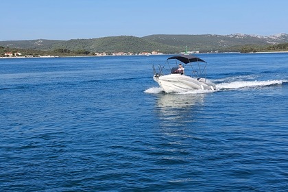 Charter Motorboat Zodiac NZO 600 Turanj