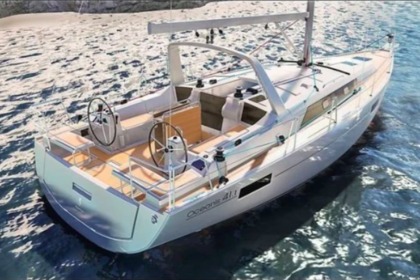 Hire Sailboat BENETEAU Oceanis La Paz