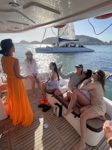 Alicante (Alacant) Motor Yacht Doqueve Majestic 420 alt tag text