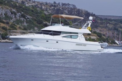 Hire Motorboat JEANNEAU PRESTIGE 46 FLY Primošten