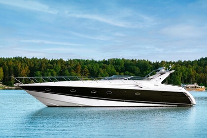 Hire Motorboat Sunseeker  Camargue 55 Nikiti