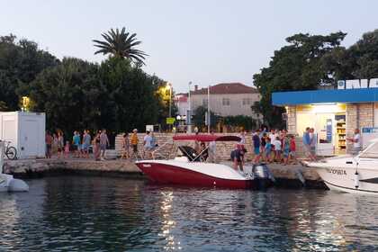 Hire Motorboat Sport mare Interquik 22 Novalja