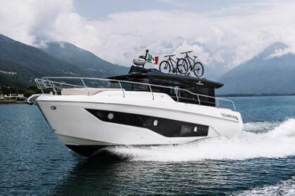 Charter Motorboat Cranchi T36 Crossover Saint-Jean-Cap-Ferrat