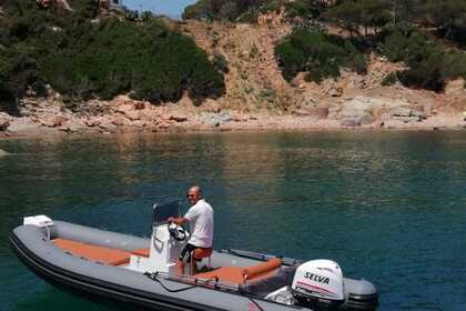 Noleggio Barca senza patente  AT Marine AT 590 Arbatax