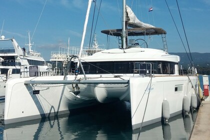 Charter Catamaran LAGOON 52-4 Šibenik