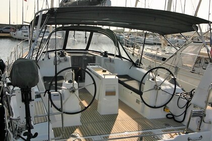 Rental Sailboat Beneteau OCEANIS 45 (3 CAB) Toulon