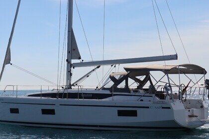 Charter Sailboat Bavaria C42 Alicante